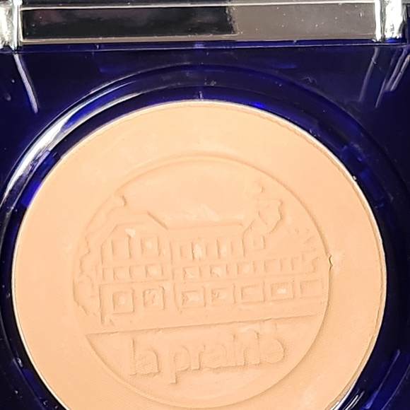 La Prairie Compact Powder - Picture 1 of 5
